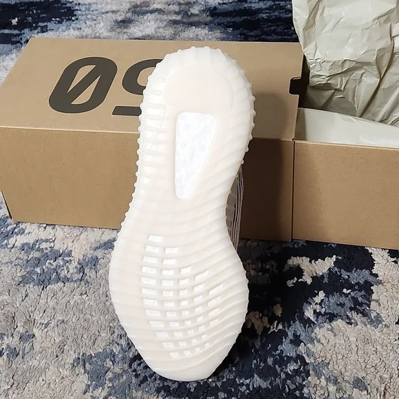 adidas Yeezy 350 V2 CMPCTSlate Panda - Picture 2 of 5